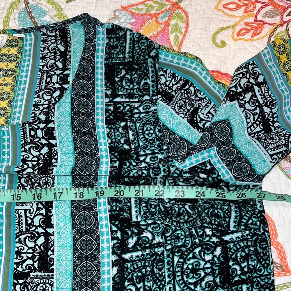 CATO womens plus size 22/24W blouse 3/4 sleeves geometric pattern green yellow - Picture 3 of 9